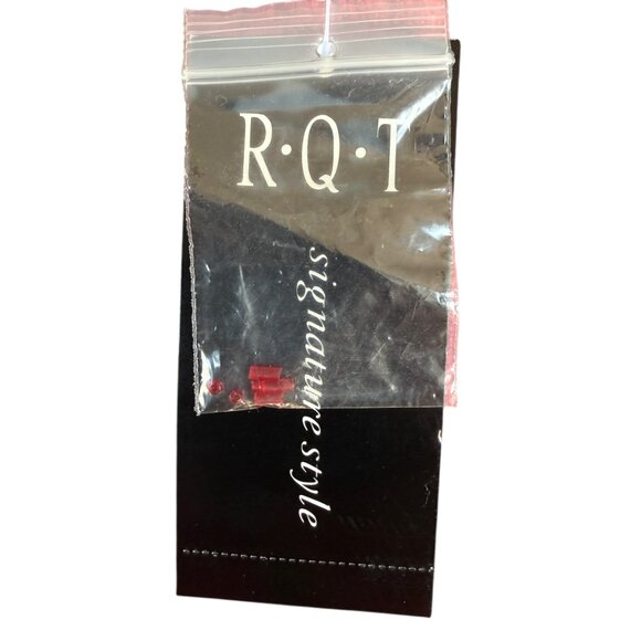 R.Q.T red sleeveless ribbed turtleneck sweater with beaded embellishments XL - Picture 7 of 8